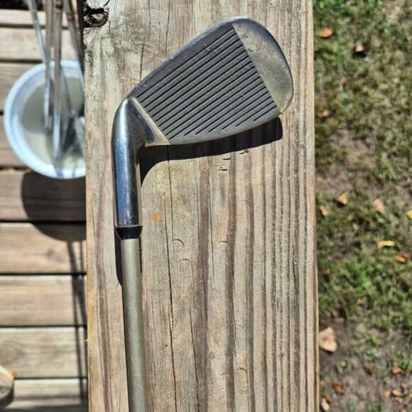 Knight Venom 8 Iron - 38° Graphite Shaft Light Flex - 35.5" - RH - Picture 4 of 7